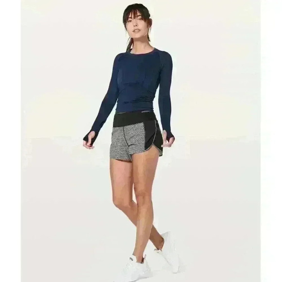 Lululemon Real Quick High Rise Perforated Shorts in Monochromic Black Size 6 - Picture 1 of 9